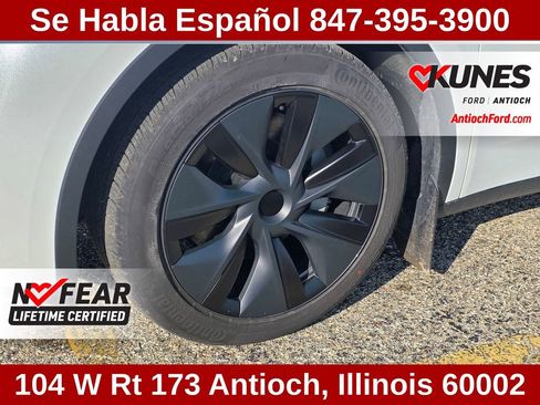 Used 2024 Tesla Model Y Long Range AWD/4WD image 15