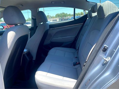 Used 2017 Hyundai Elantra SE image 13