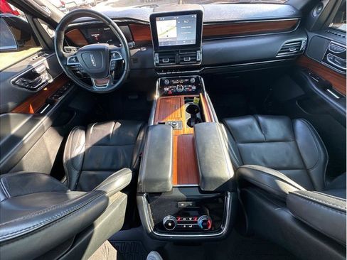 Used 2019 Lincoln Navigator L Reserve image 21