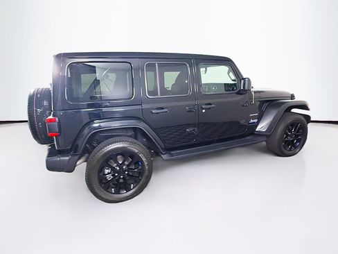 Used 2023 Jeep Wrangler Unlimited Sahara w/ Cold Weather Group AWD/4WD image 10
