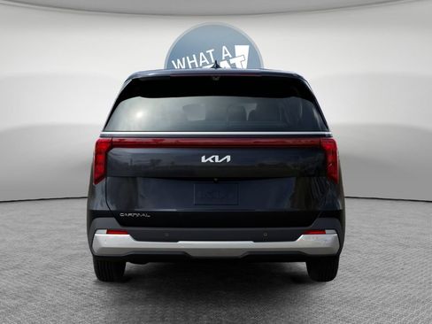 New 2027 Kia Carnival LX FWD image 13