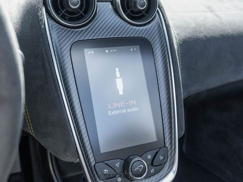 Used 2018 McLaren 570S Spider image 22