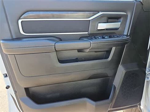 Used 2024 RAM 2500 Big Horn w/ Sport Appearance Package image 28