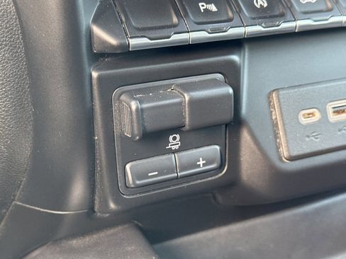 Used 2021 Chevrolet Silverado 1500 LT Trail Boss w/ Convenience Package II image 33