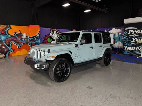 Used 2023 Jeep Wrangler Unlimited Sahara w/ Cold Weather Group AWD/4WD image 1