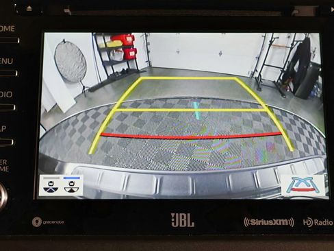 Used 2018 Toyota Sienna Limited image 36