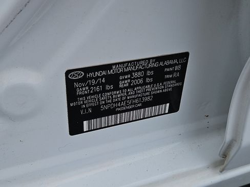 Used 2015 Hyundai Elantra SE w/ Option Group 02 FWD image 26