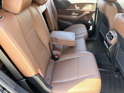 Used 2025 Mercedes-Benz GLS 450 4MATIC image 13