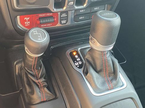 Used 2021 Jeep Gladiator Rubicon AWD/4WD image 43