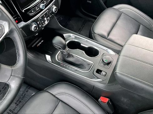 Used 2023 Chevrolet Traverse LT w/ LT Premium Package FWD image 17