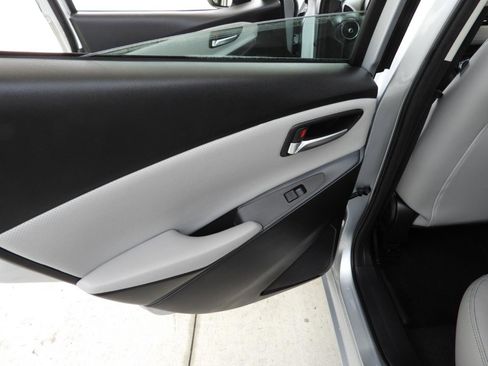 Used 2020 Toyota Yaris XLE FWD image 36