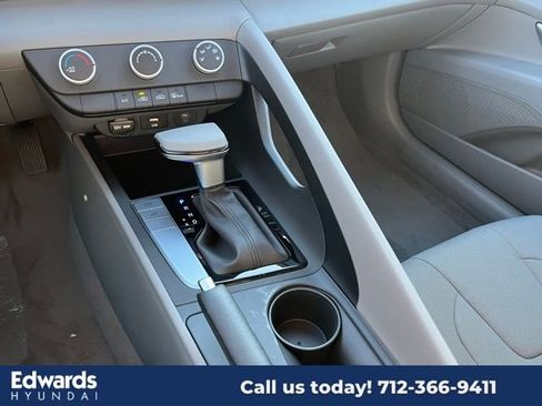 New 2025 Hyundai Elantra SE image 27