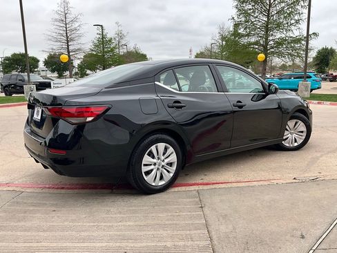 Used 2025 Nissan Sentra S image 6
