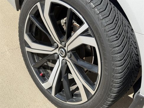 Used 2022 Volvo XC60 B5 R-Design w/ Protection Package Premier image 10