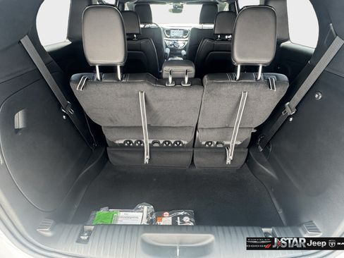 New 2027 Chrysler Pacifica Select w/ Family Tech Group FWD image 17