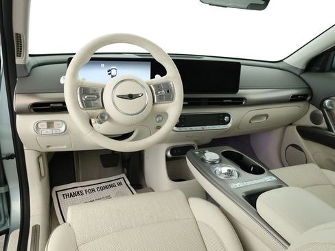 Used 2025 Genesis GV60 Advanced image 10