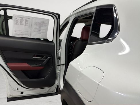 Used 2025 MAZDA CX-50 AWD 2.5 Hybrid w/ Premium Pkg image 31