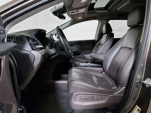 Used 2018 Honda Odyssey Elite image 19