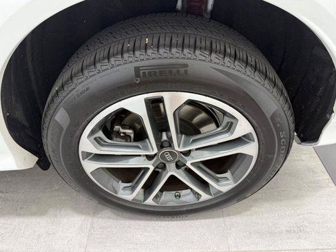 Certified 2025 Audi Q5 Premium w/ Convenience Package AWD/4WD image 5