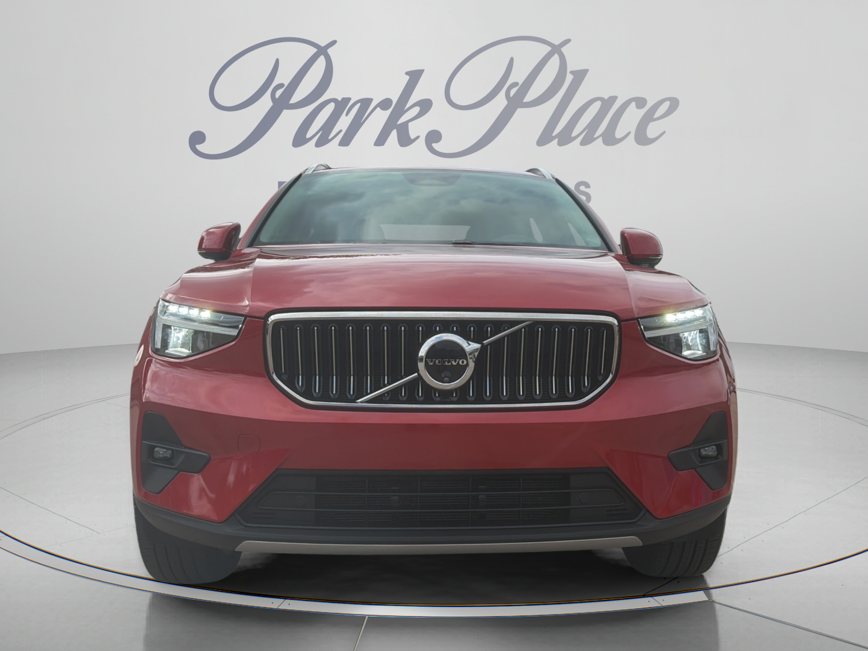 Used 2024 Volvo XC40 B5 Plus AWD/4WD image 11