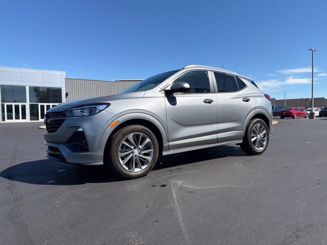 Used 2023 Buick Encore GX Select w/ Sport Touring Package FWD image 3
