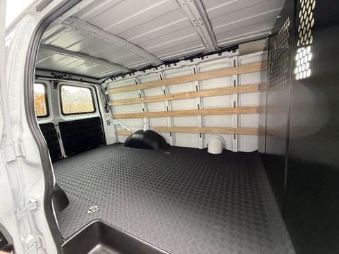 Used 2024 GMC Savana 2500 w/ Driver Convenience Package image 23