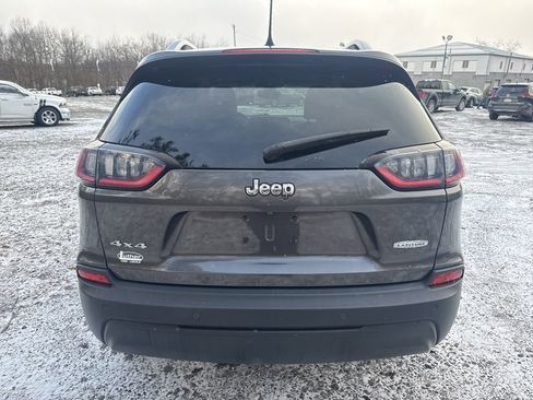 Used 2019 Jeep Cherokee Latitude Plus w/ Comfort/Convenience Group image 8