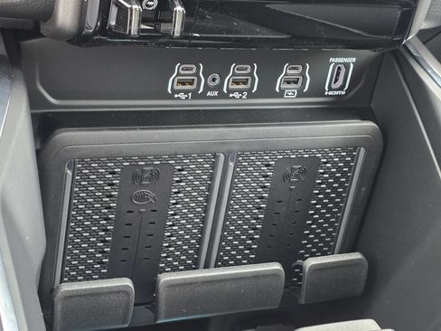 New 2026 RAM 1500 Laramie AWD/4WD image 34