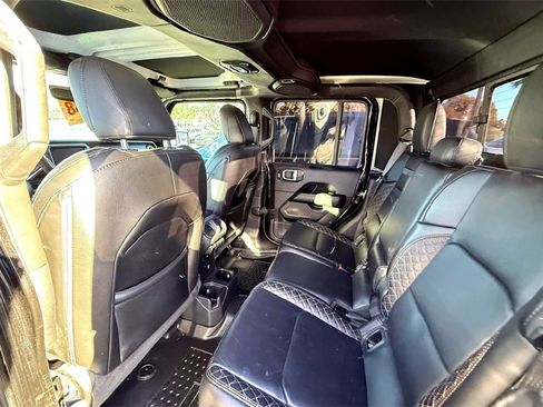Used 2021 Jeep Gladiator Overland image 9