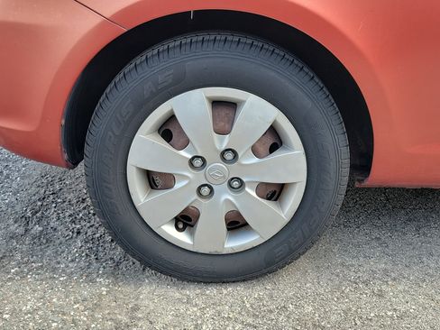 Used 2009 Hyundai Accent GS w/ Premium Pkg 3 FWD image 8