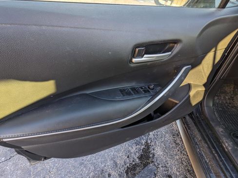 Used 2021 Toyota Corolla SE image 9