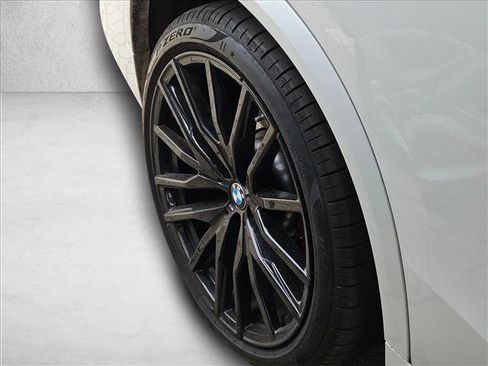 Used 2025 BMW X5 M60i image 7