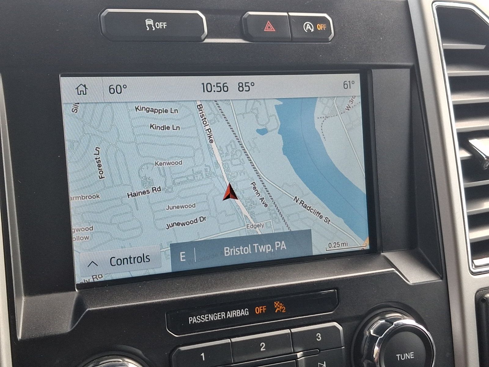 Used 2019 Ford F150 Lariat AWD/4WD image 17