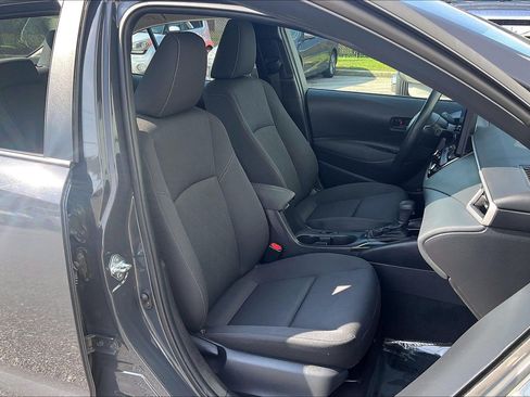Used 2025 Toyota Corolla LE FWD image 9