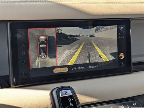 Used 2023 Land Rover Defender 110 SE image 17