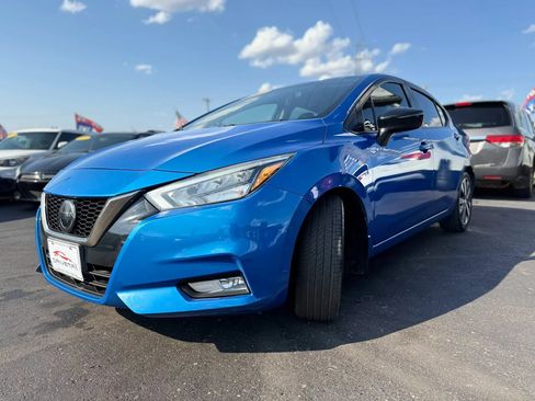 Used 2020 Nissan Versa SR FWD image 7