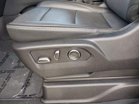 Used 2023 GMC Yukon Denali w/ Advanced Technology Package image 14