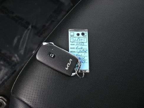 Used 2023 Kia Sportage SX image 19