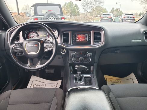 Used 2017 Dodge Charger SE w/ Popular Equipment Group image 18