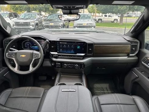 Used 2026 Chevrolet Silverado 3500 High Country w/ Technology Package AWD/4WD image 13