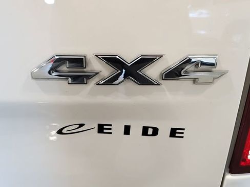 Used 2023 RAM 1500 Classic SLT w/ Protection Group AWD/4WD image 17