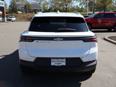 New 2026 Chevrolet Equinox EV LT image 33