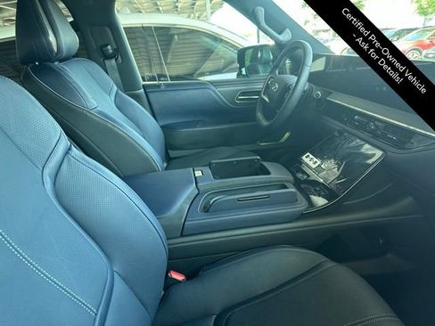 Certified 2026 INFINITI QX80 4WD image 3