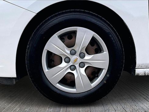 Used 2018 Chevrolet Cruze LS image 8