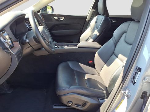 Used 2024 Volvo XC60 B5 Plus w/ Climate Package AWD/4WD image 12