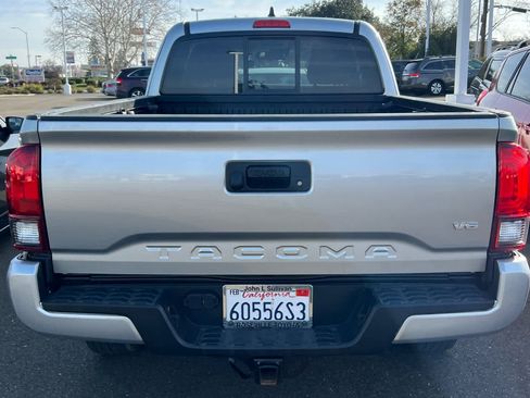 Used 2023 Toyota Tacoma SR image 5