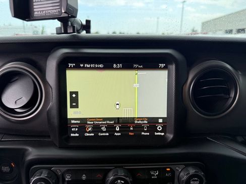 Used 2023 Jeep Gladiator Sport AWD/4WD image 11