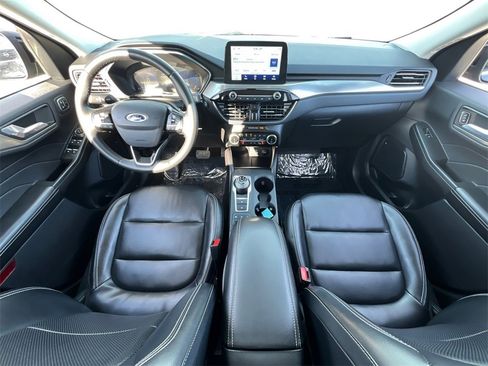Used 2022 Ford Escape Titanium image 8