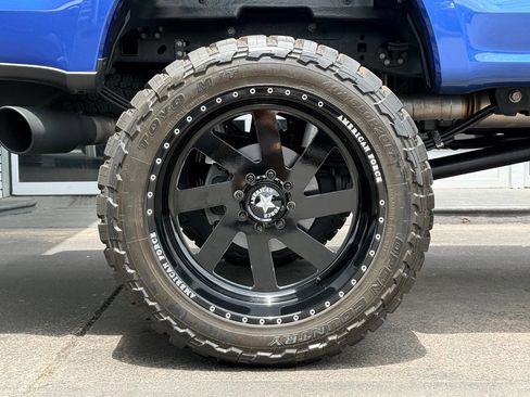 Used 2022 Ford F350 Lariat w/ Black Appearance Package AWD/4WD image 13