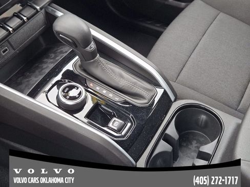 Used 2024 Chevrolet Colorado Trail Boss w/ Technology Package AWD/4WD image 16
